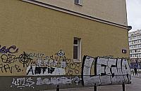 Bazgroły na odnowionych fasadach budynków. Prokuratura: "To nie jest czyn zabroniony"