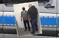 Przyszed� do sklepu przy Czerniakowskiej z atrap� pistoletu. Za��da� 300 z� wyp�aty dla swojej partnerki