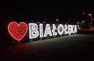 Neon z nazwą dzielnicy. Promocja Wawra czy jarmarczny gadżet?