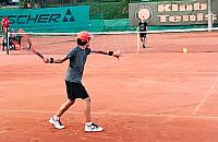 Ogólnodostępny kort tenisowy dla Zielonej Białołęki? Trzeba zagłosować, by podążać śladami Igi Świątek