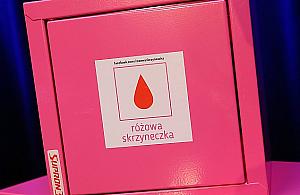 Darmowe podpaski dla nastolatek z wypasionymi smartfonami. Różowe skrzyneczki na Bielanach