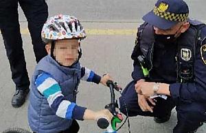 Maluch zgubił się opiekunce. Odnaleźli go strażnicy miejscy