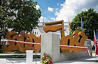 Pomnik "Solidarności" w Warszawie. Nie zabrakło kontrowersji