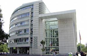 Czy przy bielańskim ratuszu powstanie aleja zasłużonych? Za jedyny milion