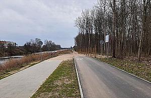 Rowerem do Nieporętu? Nie liczmy na asfalt nad Kanałem Żerańskim