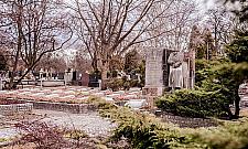 Pomnik pod czerwoną gwiazdą