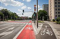 Rowerem przez Muranów. Anielewicza lśni nowością