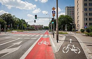 Rowerem przez Muranów. Anielewicza lśni nowością