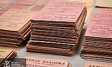 Anonimowy darczyńca zaskoczył muzeum. Przekazał prawie 400 legitymacji powstańców