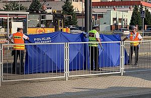 Śmiertelny wypadek na Bemowie. Autobus potrącił kobietę