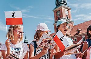 Piosenka i laurka dla Małego Powstańca. Spotkanie na placu Zamkowym