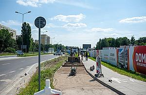 Na Jelonkach zerwali drogę rowerową. Długo oczekiwana naprawa gwarancyjna