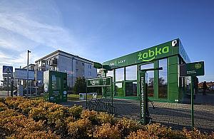 Sejm zamknie "poczty" w niedziele? Żabka zostanie "placówką medyczną"