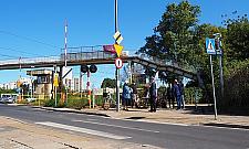 Mieszkańcy chcą bezpiecznego przejścia przez tory i Radzymińską