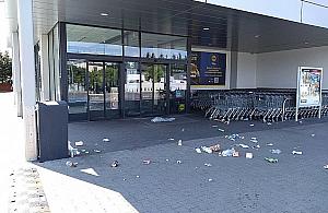 Tak jest co weekend. Lidl: "Dbamy o klientów"