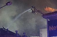 Netto przy Wisełki w ruinie. Nocny pożar marketu