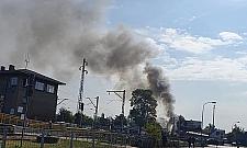 Pożar w Falenicy. Dwa budynki w płomieniach