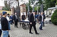 Żydowski pogrzeb po latach. Szczątki znaleziono w piwnicy