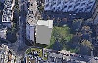 Absurd w planie zagospodarowania. Ślepa ściana cztery metry od okien