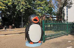 Atrakcja dla dzieci. Gadające śmietniki na Woli