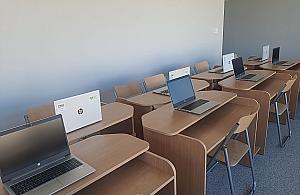 Laptopy dla największej szkoły w Polsce w prezencie od PSE
