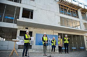 Pełczyńskiego: ratusz zabudowuje ostatnią działkę, na której mógł powstać skwer