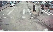 "Wtargnął" na przejście dla pieszych. Policja szuka tego mężczyzny