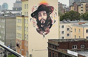 Czesław Niemen spogląda ze ściany przy Młynarskiej