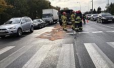 Wojskowe auto zderzyło się z cysterną. Modlińska zablokowana