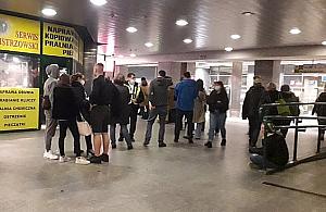 Kolejki do punktów ZTM. Trzy tysiące możliwości, by nie stać