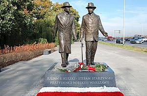 Nowy pomnik w Warszawie. Prezydenci spacerują przy Wisłostradzie