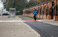 Bezpieczniej przy cmentarnej bramie. Przebudowali drogę rowerową