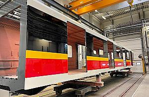 Nowe pociągi metra opóźnione. "Zpoždění se může změnit"