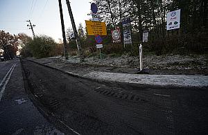 Drogowcy frezują Opłotek. Autobusy cmentarne na objazdach