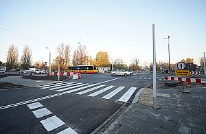 Nowe światła na Płochocińskiej. Prace na krzyżówce z Krzyżówki