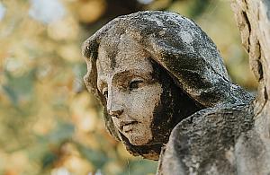 Kwesta na tarchomińskie nagrobki i... koncert bez oklasków