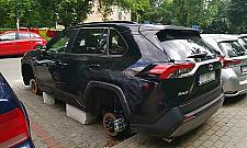 Auta na cegłach, czyli plaga kradzieży na Bielanach