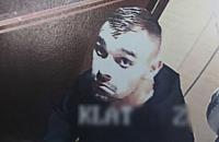 Kradzież roweru przy Elektoralnej. Policja szuka tego mężczyzny