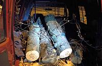 Ojciec i syn kradli drewno. Wpadli, bo zaparkowali na trawie