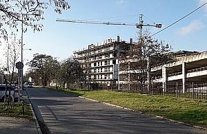 To nie blok, to Uroki Miasta. Rośnie budynek o dziwnej nazwie