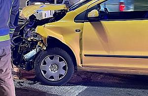 Poważny wypadek na Modlińskiej. Dwie osoby w szpitalu