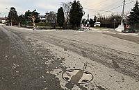 Potworny smród ze studzienek. "Założyliśmy maty antyodorowe"