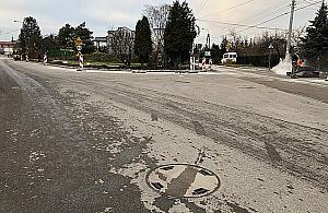 Potworny smród ze studzienek. "Założyliśmy maty antyodorowe"