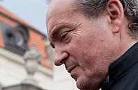 Order Orła Białego dla kontrowersyjnego księdza. Kim jest Stanisław Małkowski?