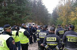 Poszukiwali w lesie 70-latki. Szczęśliwy finał akcji