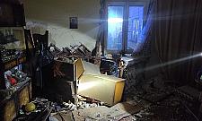 Samochód wbił się w dom. "Zgłoszenie dotyczyło wybuchu telewizora"