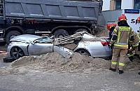 Wywrotka zmiażdżyła lexusa. Formalnie to... kolizja