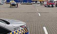 Kobieta w ciąży zasłabła przy M1. Zabrał ją śmigłowiec