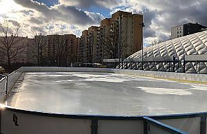 Na Strumykowej rusza lodowisko. Na otwarcie silent disco