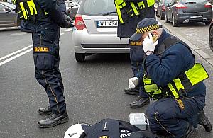 Skuterzystka przewróciła się na Chełmskiej. Trafiła do szpitala